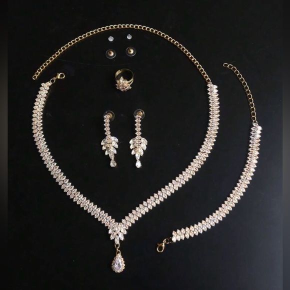 Elegant Gold 5 piece Necklace, Bracelet, Earring and Ring Set - Picture 2 of 2